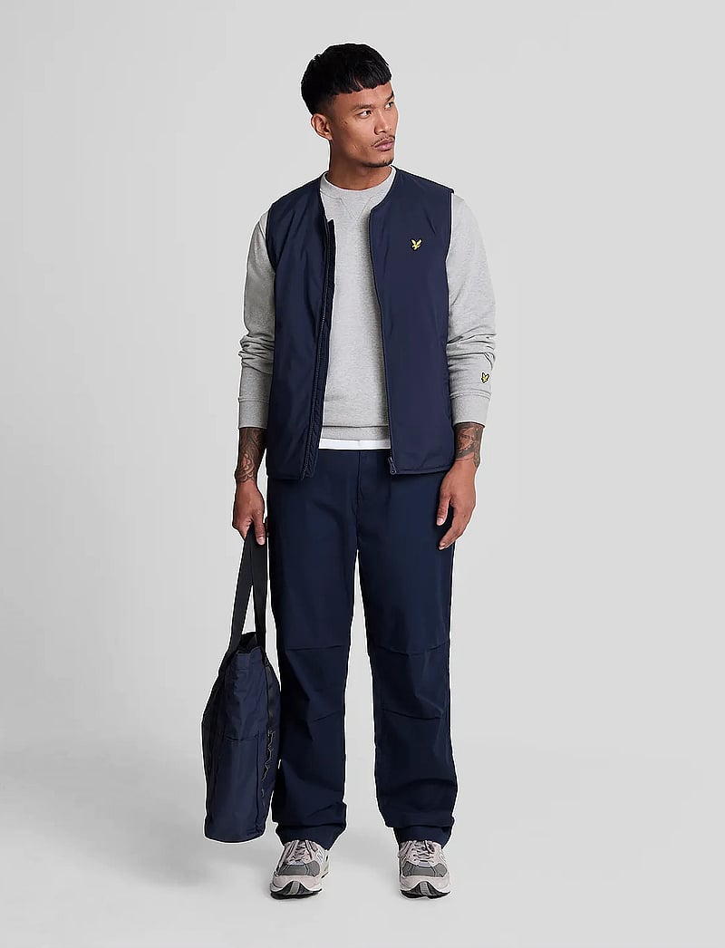 Lyle & Scott - Thistle Flora Printed Crew Neck Sweatshirt - dressipluusid - light grey marl - 3