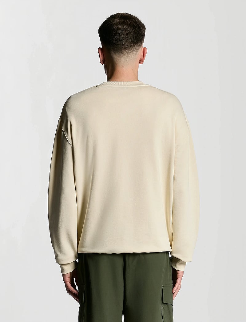 Lyle & Scott - Script Brushback Crew Neck Sweatshirt - sweatshirts - x869 foam - 3