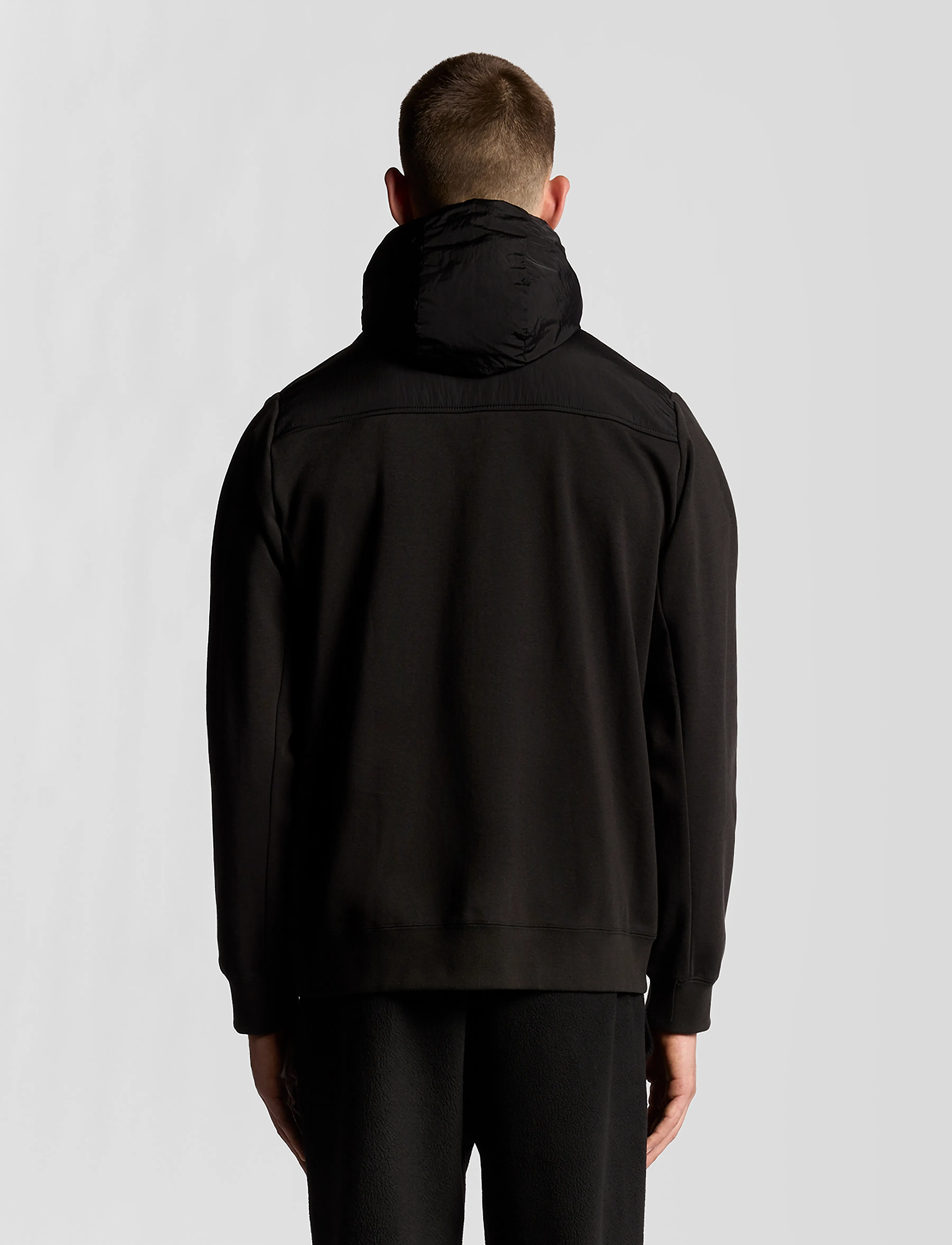 Lyle & Scott - Panelled Hybrid Jacket - kurtki - x002 black ice - 3