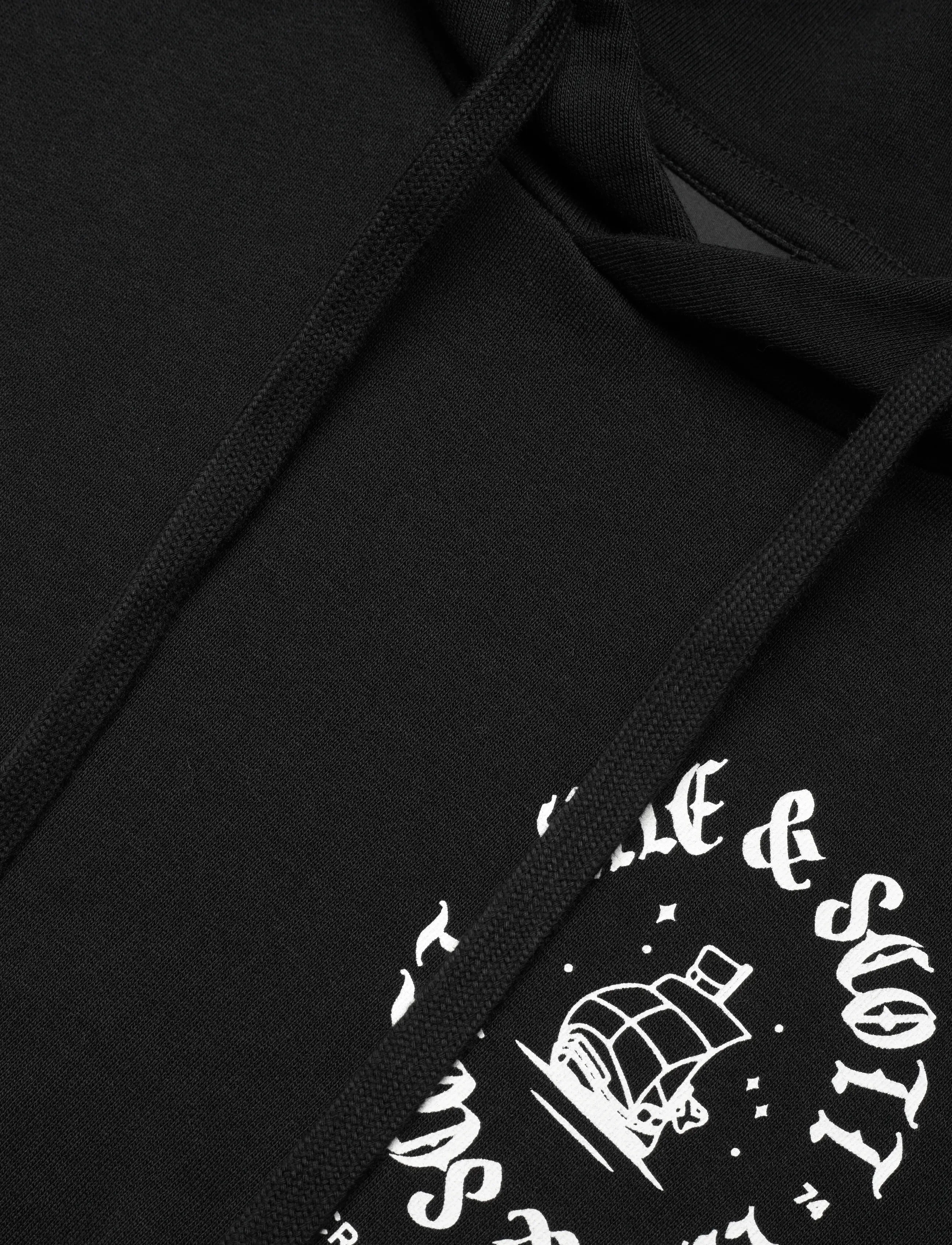 Lyle & Scott - Ship Insignia Graphic Hoodie - hettegensere - z865 jet black - 2