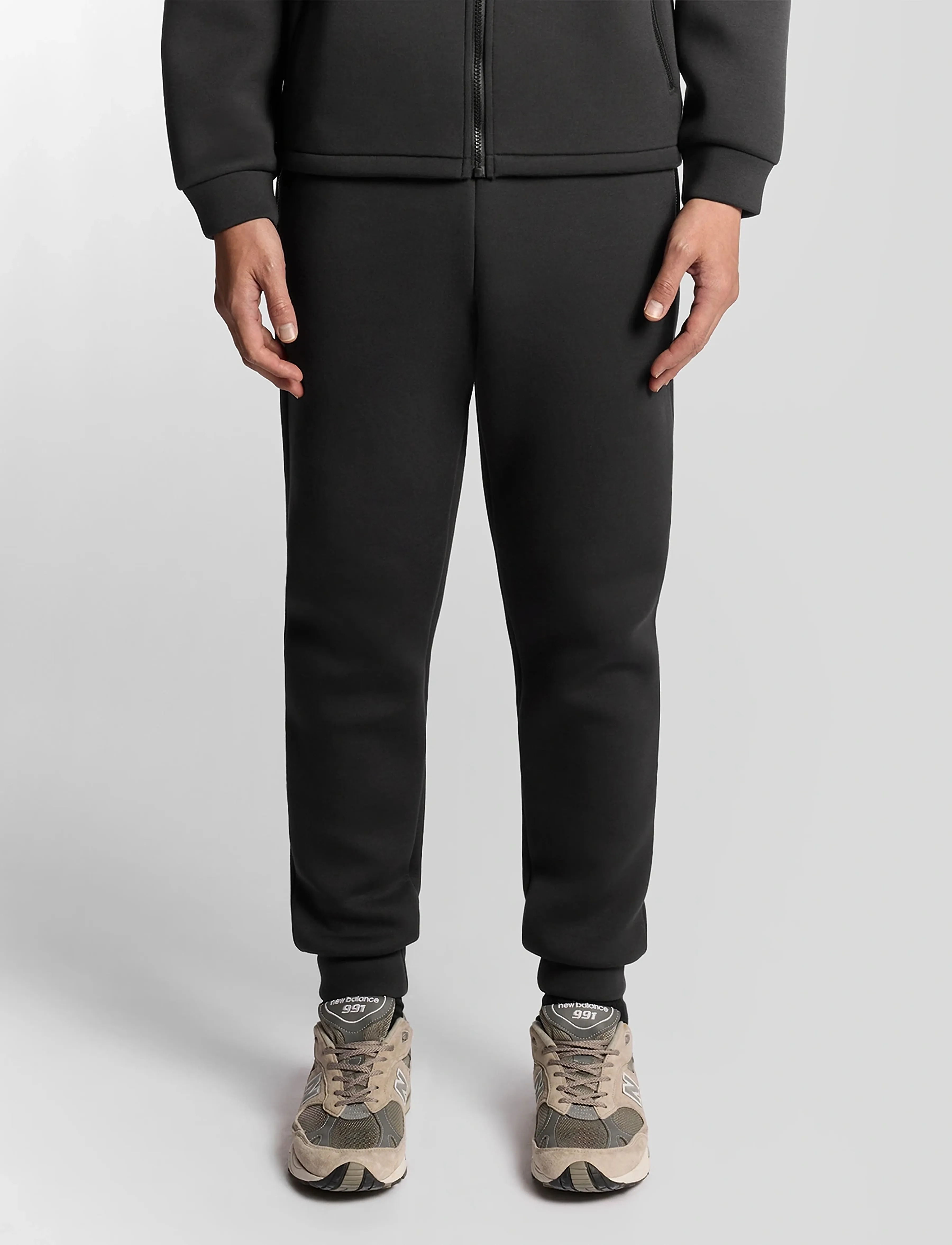 Lyle & Scott - Neoprene Sweatpant - dressipüksid - jet black - 4