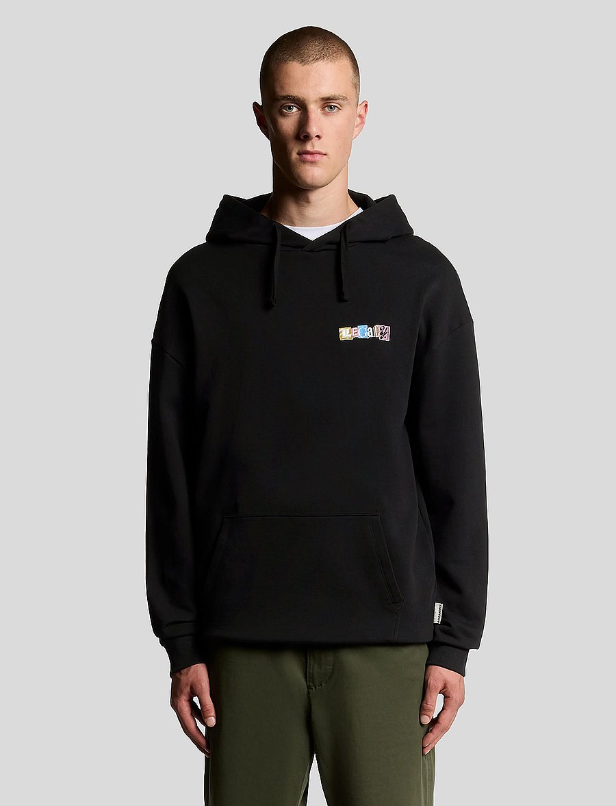 Lyle & Scott - Paper Letters Graphic Hoodie - kapuzenpullover - z865 jet black - 0