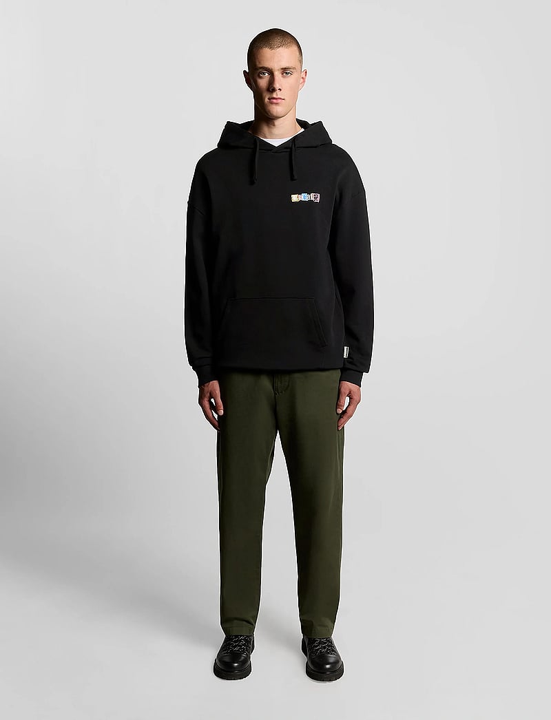 Lyle & Scott - Paper Letters Graphic Hoodie - hoodies - z865 jet black - 5