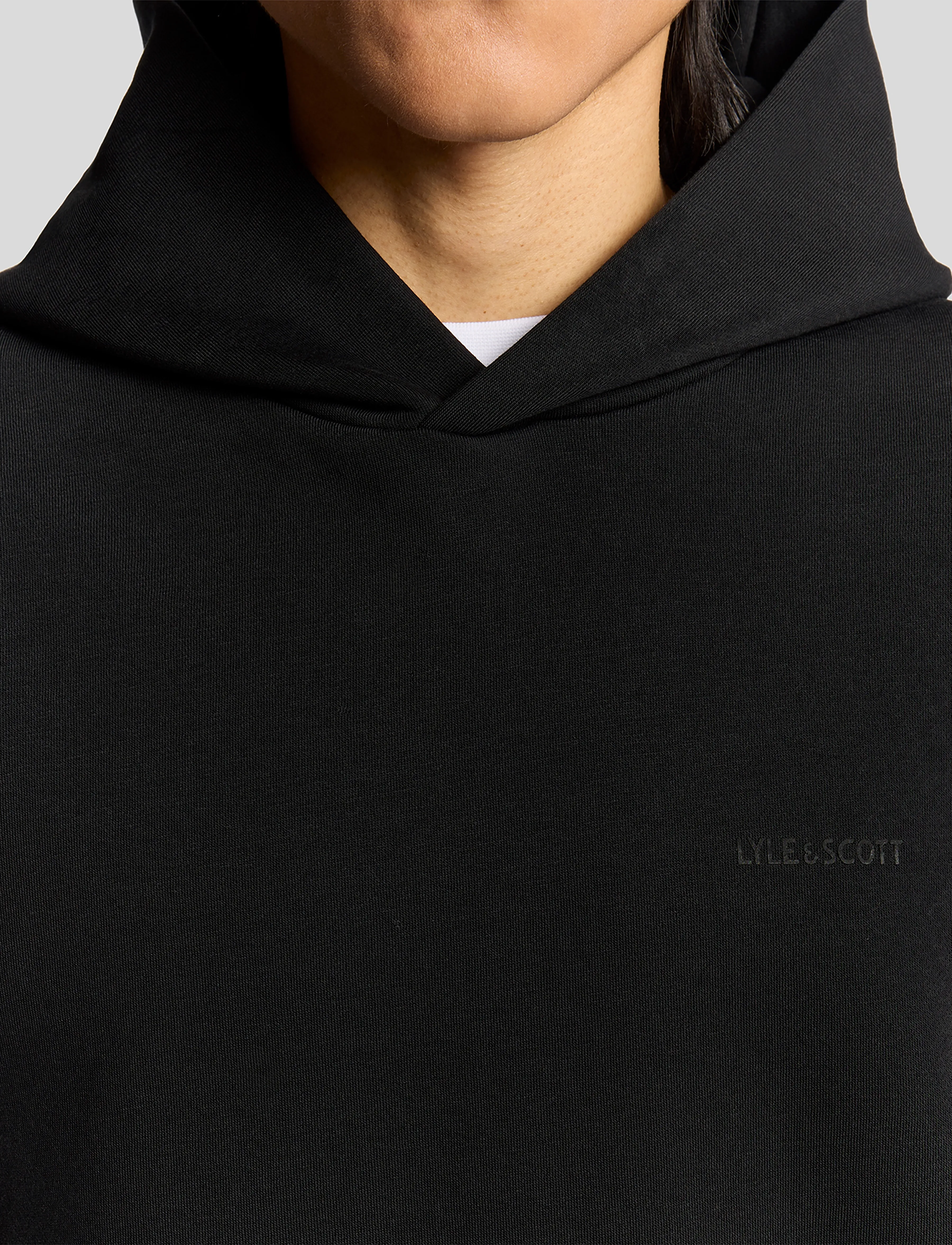 Lyle & Scott - Logo Brushback Pullover Hoodie - sweatshirts - z865 jet black - 4