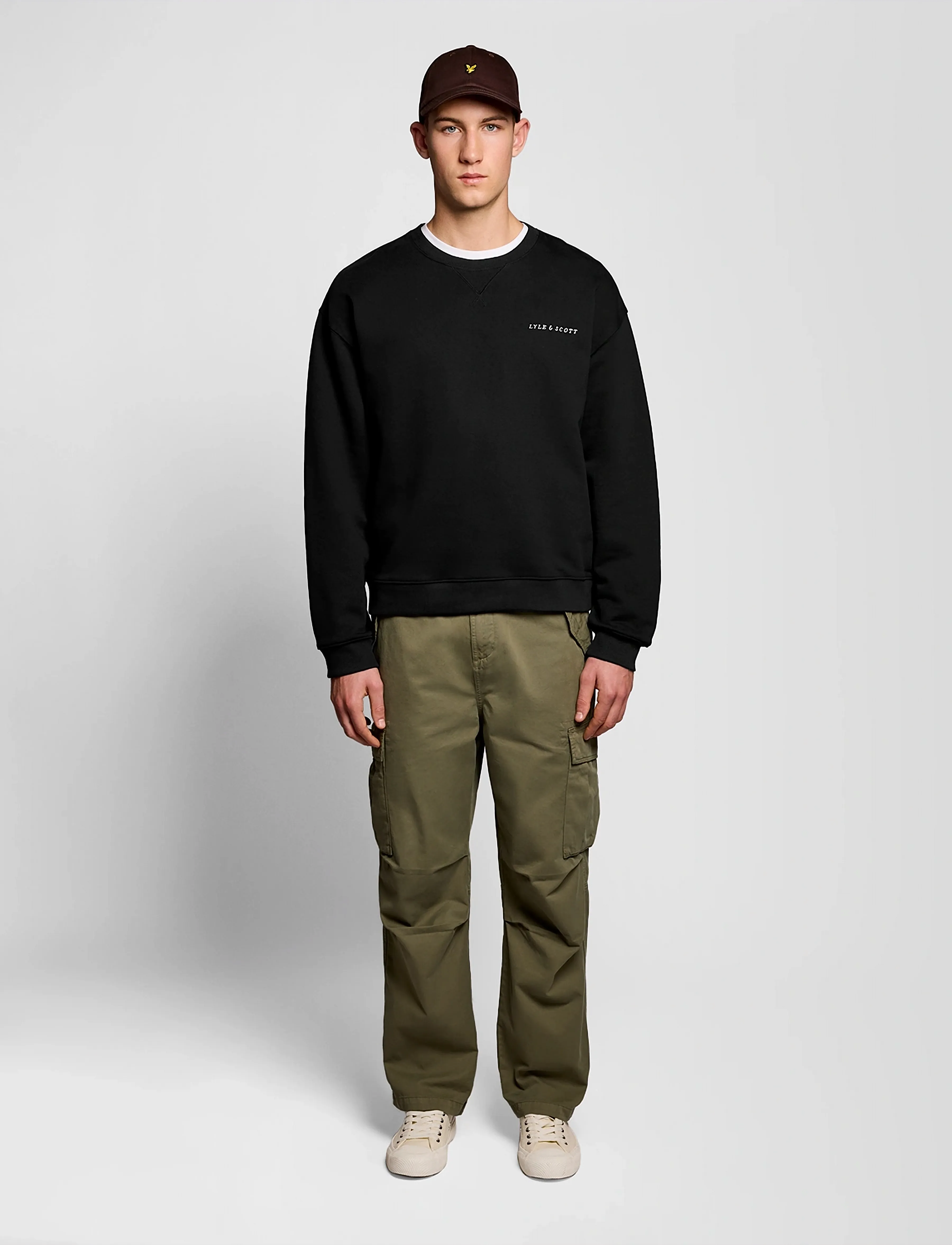 Lyle & Scott - Script Heavyweight Loopback Crew Neck Sweatshirt - sweatshirts - z865 jet black - 5