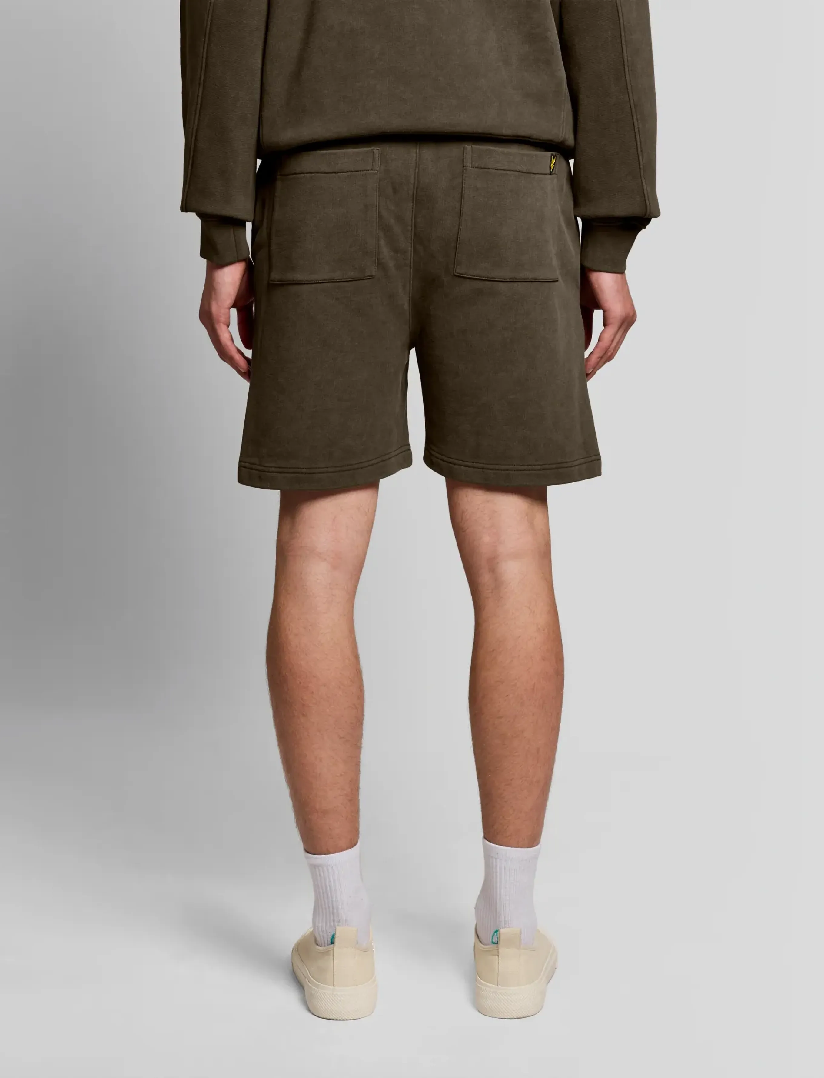 Lyle & Scott - Heavy Laundered Sweatshort - sweatshorts - y118 soft black - 3