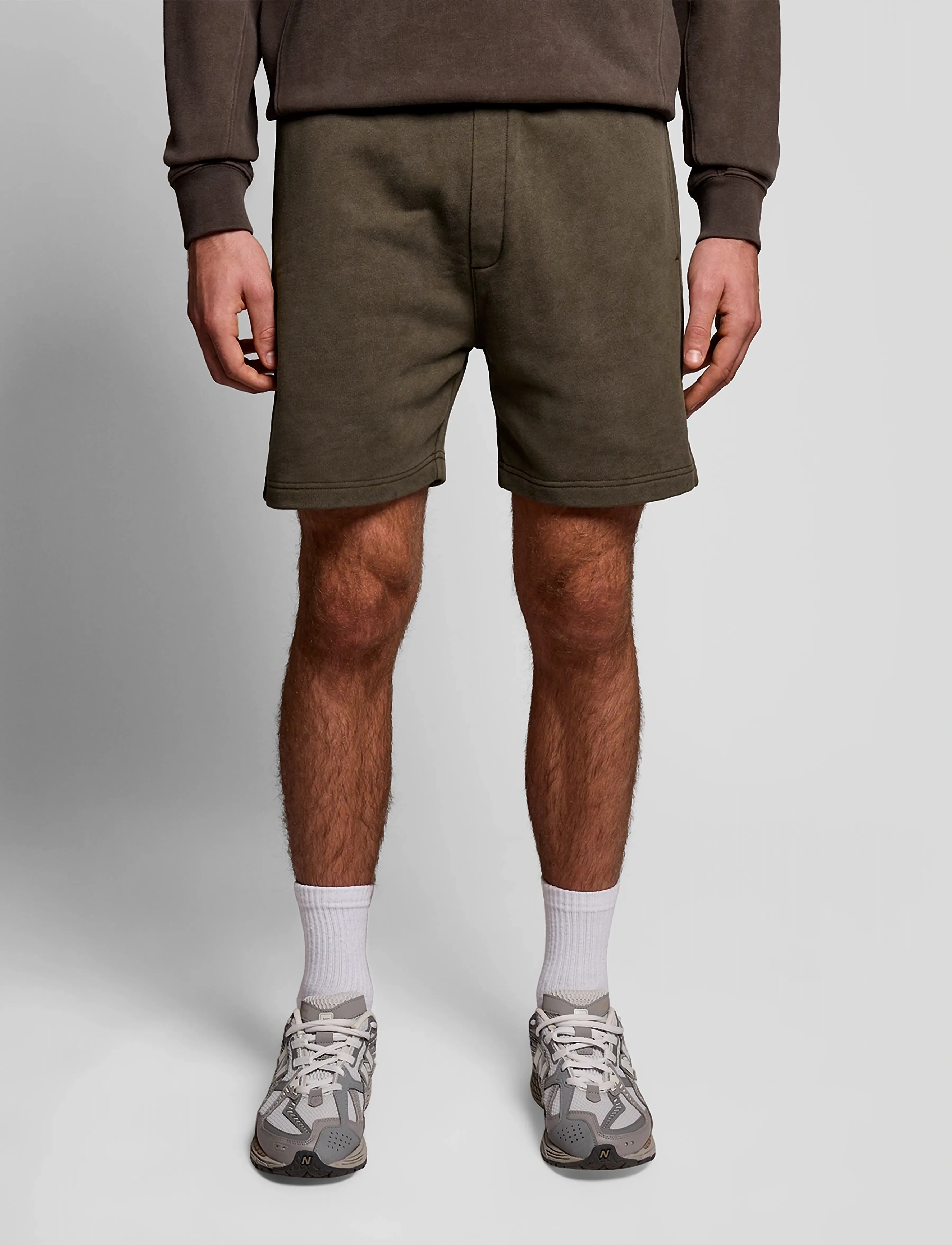 Lyle & Scott - Heavy Laundered Sweatshort - sweatshorts - y118 soft black - 4