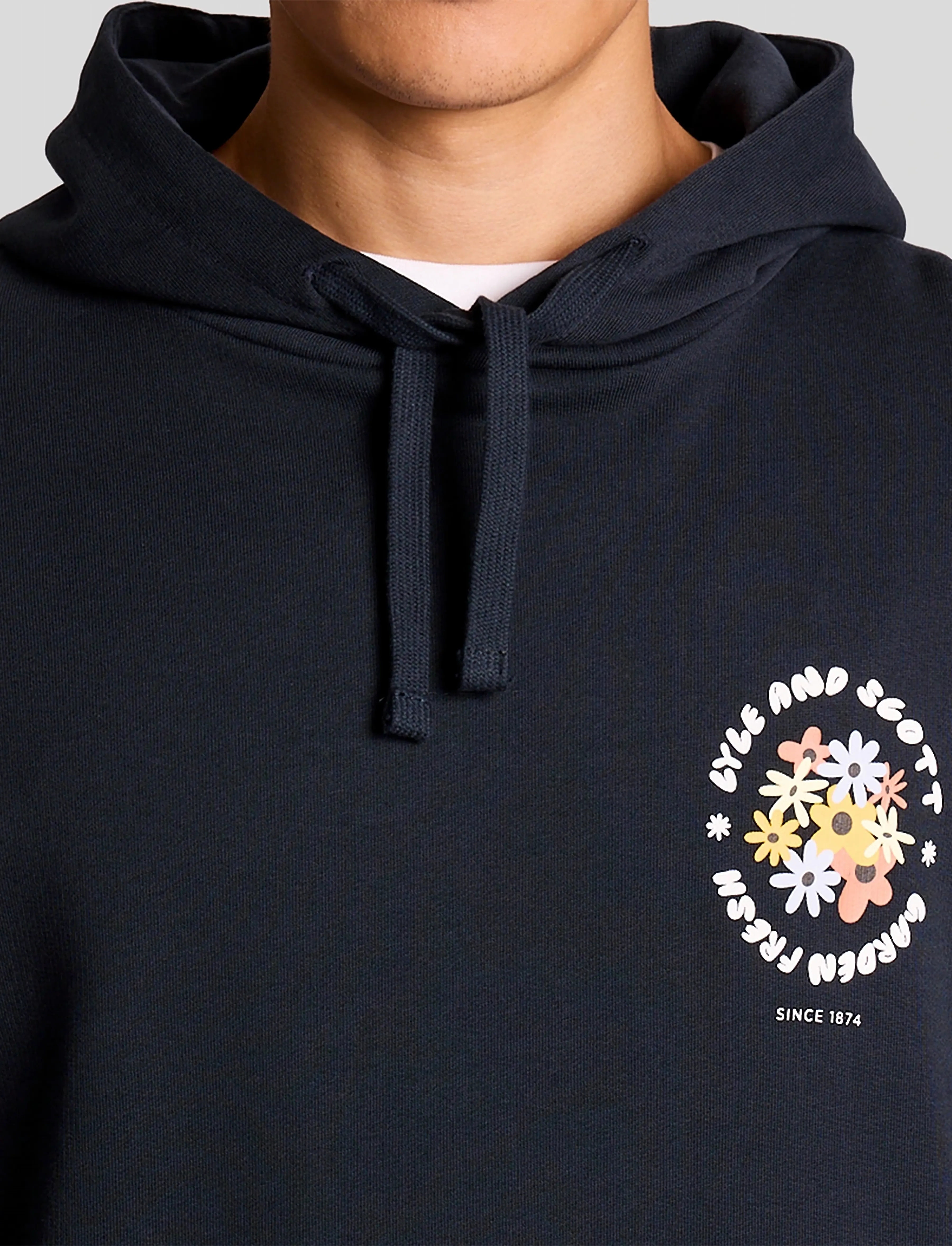 Lyle & Scott - Nature Graphic Pullover Hoodie - hoodies - dark navy - 5