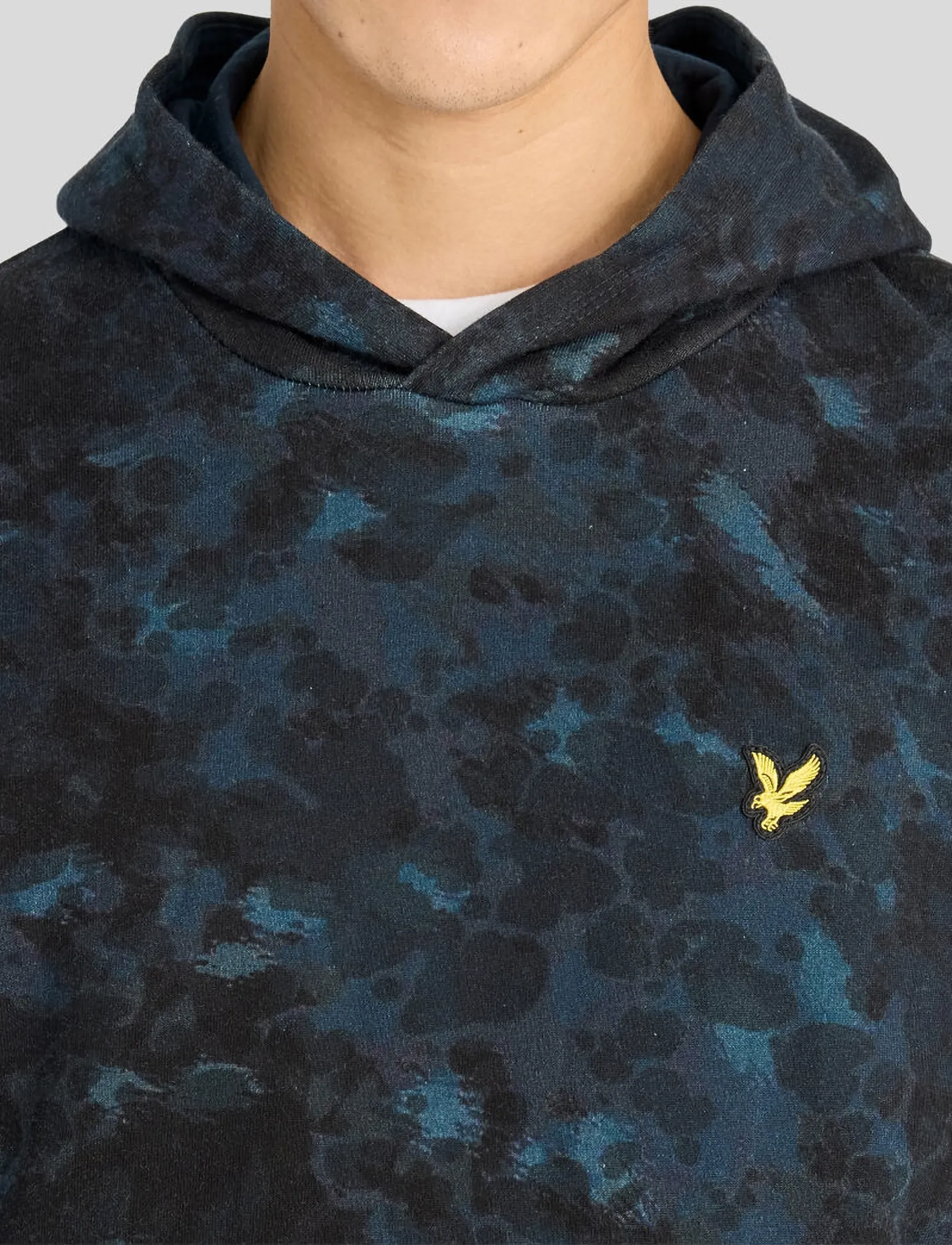Lyle & Scott - Digital Animal Print Pullover Hoodie - dark navy - 5