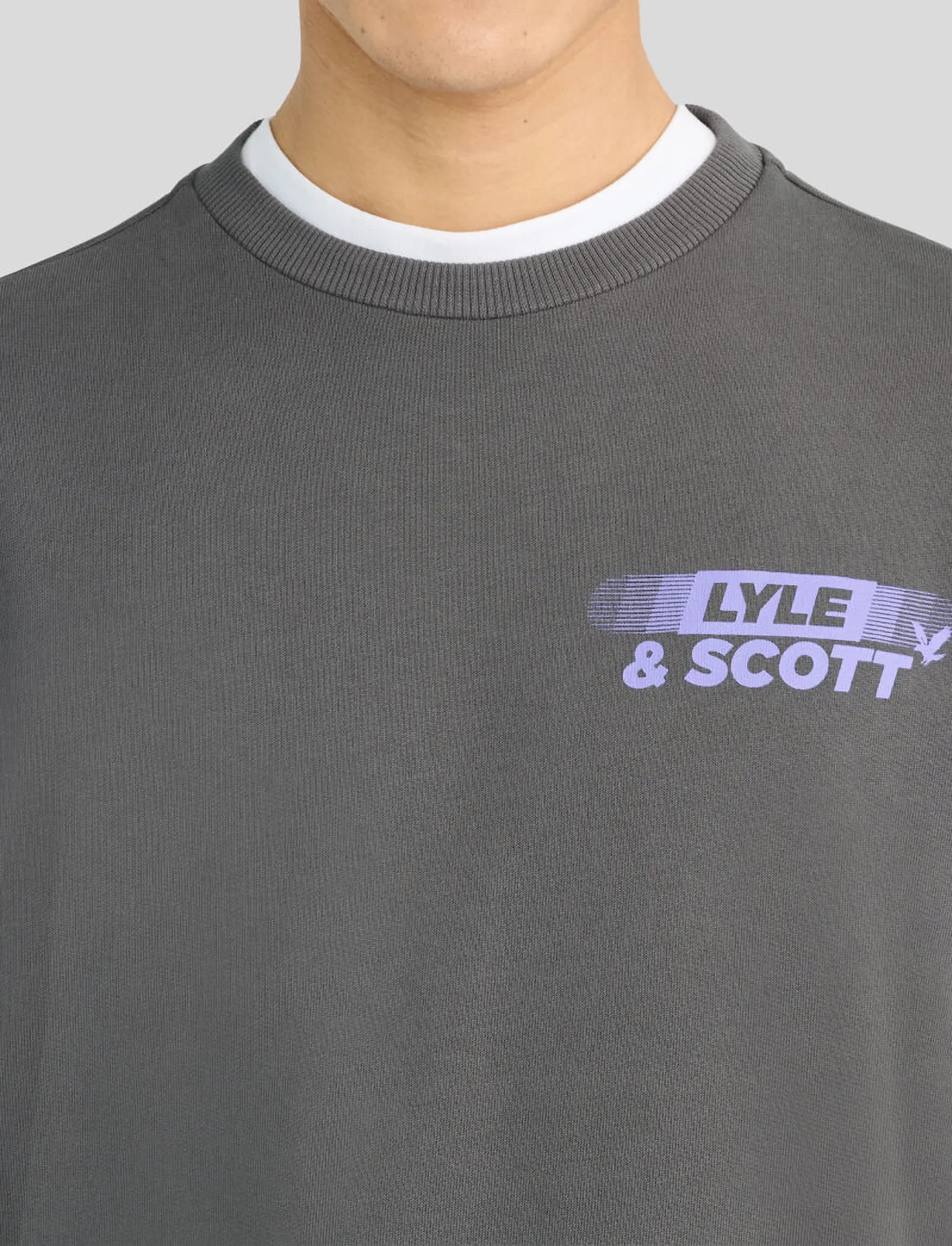 Lyle & Scott Branded Repeat Graphic Sweatshirt herr – bild 4