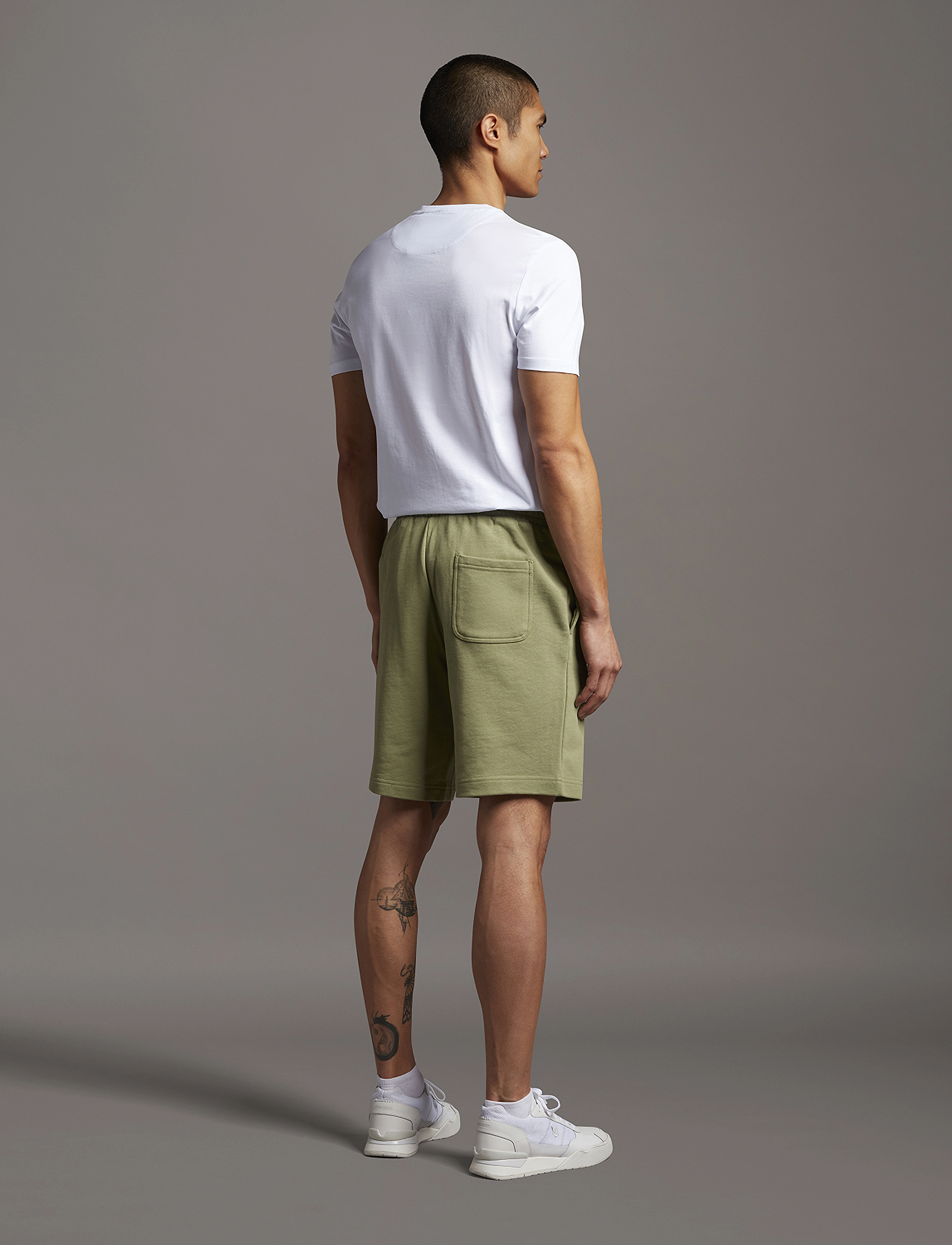 Lyle & Scott - Sweat Short - moss - 4