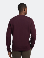 Lyle & Scott - Crew Neck Sweatshirt - sweatshirts - burgundy - 4