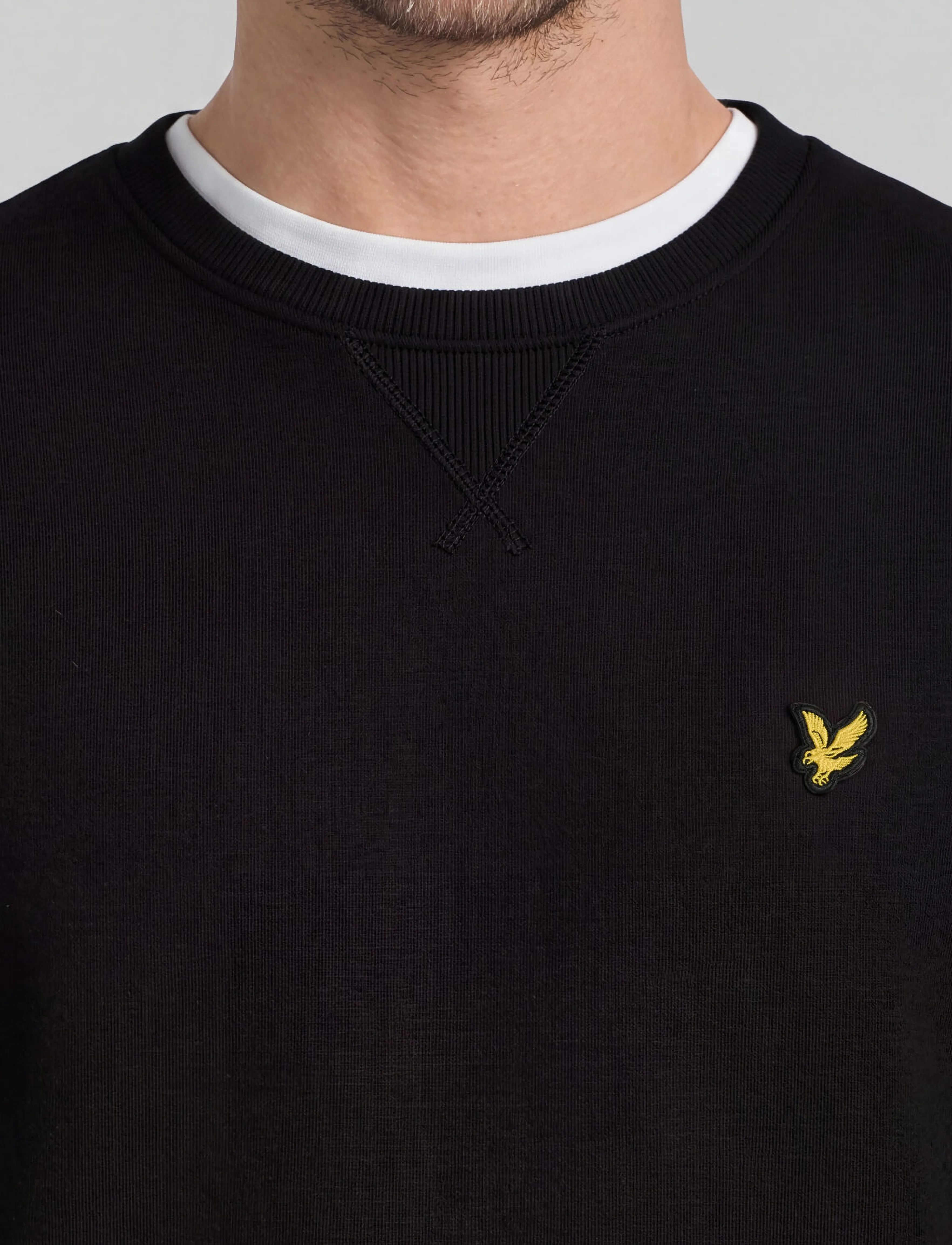 Lyle & Scott - Crew Neck Sweatshirt - efterårsbesparelser - jet black - 5