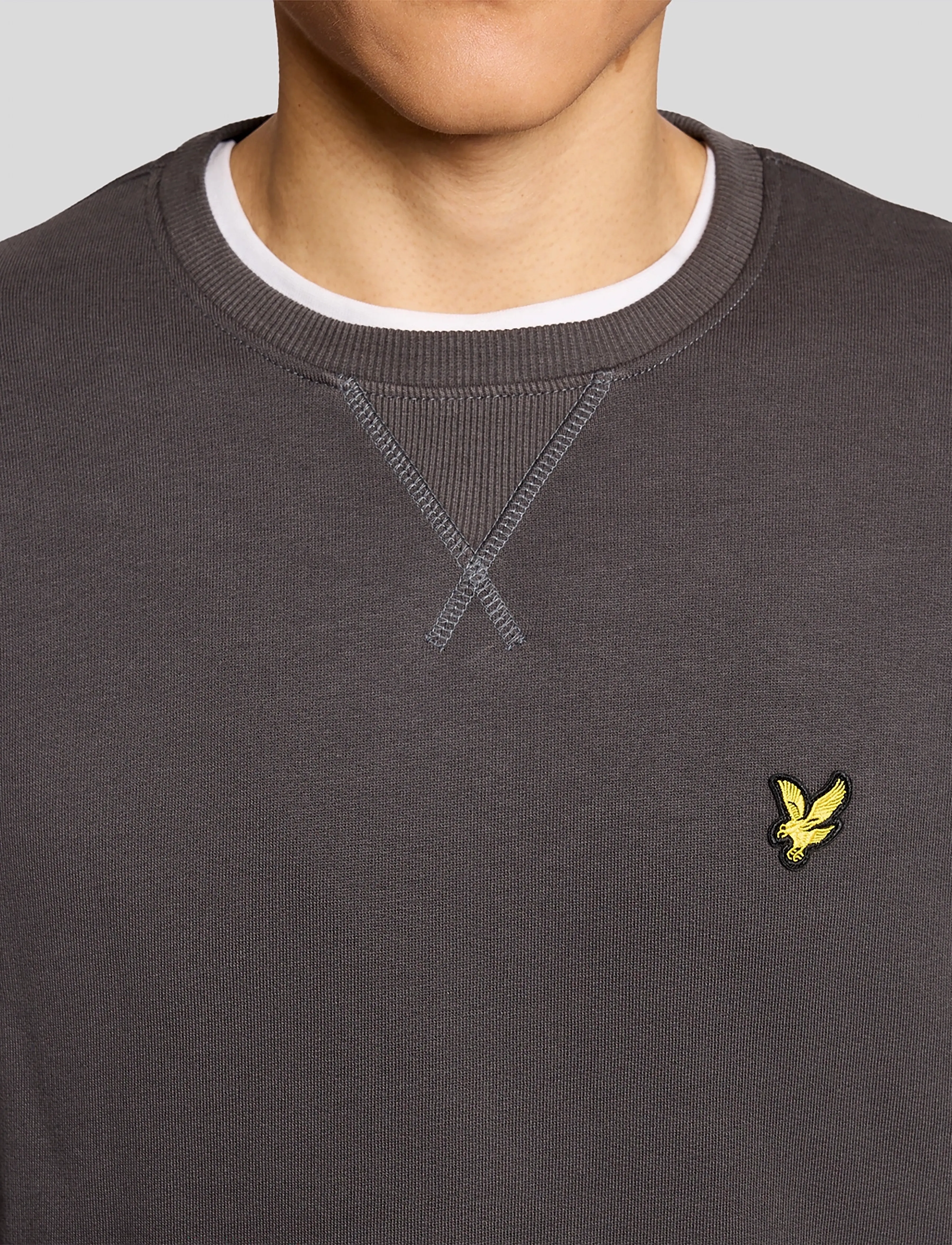 Lyle & Scott - Crew Neck Sweatshirt - vacation essentials - w635 gunmetal - 4