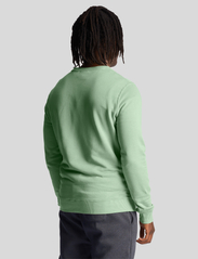 Lyle & Scott - Crew Neck Sweatshirt - sweatshirts - w998 glencoe green - 4