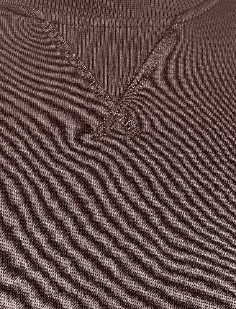 Lyle & Scott - Crew Neck Sweatshirt - sweatshirts - x863 espresso - 2