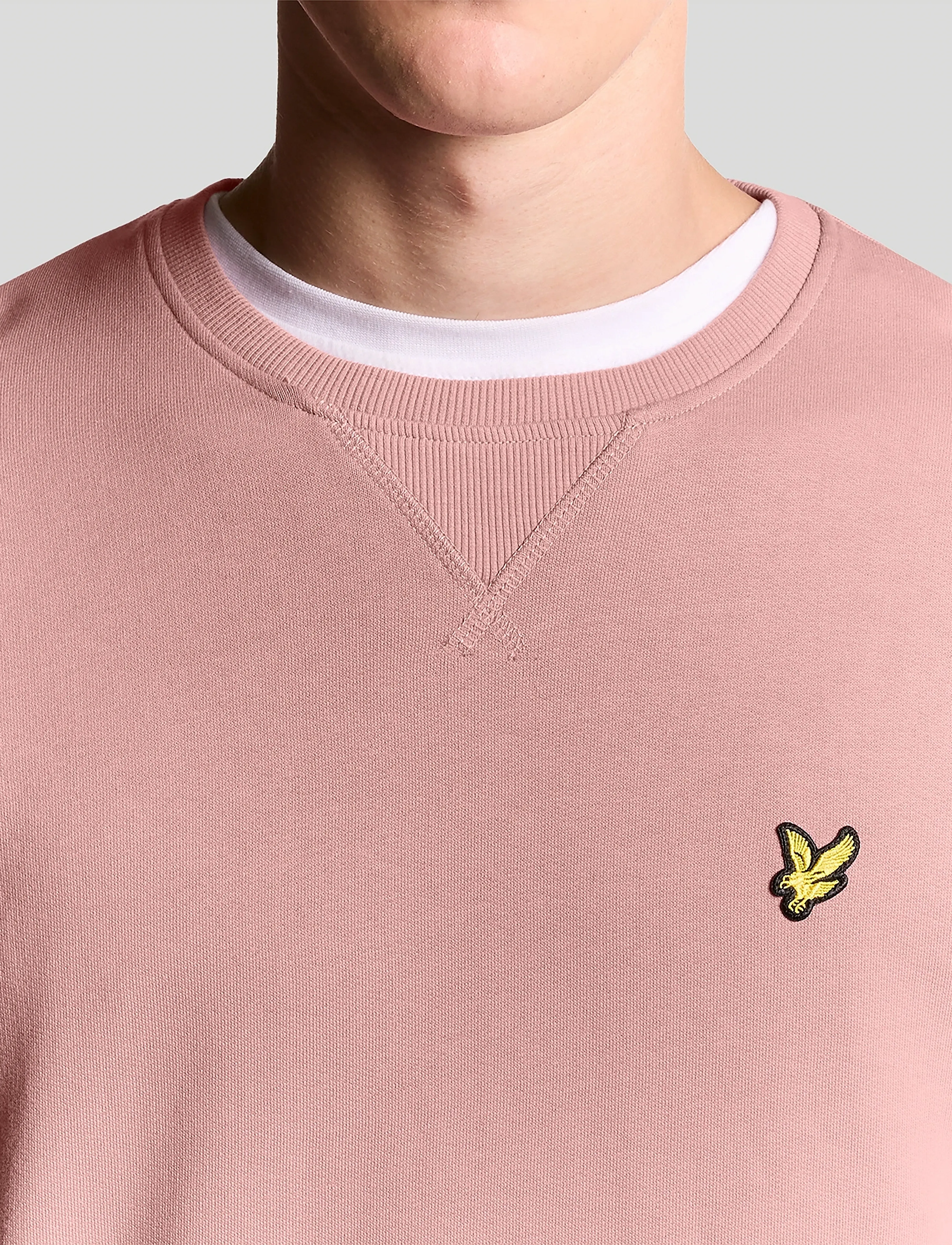 Lyle & Scott - Crew Neck Sweatshirt - vacation essentials - x871 garden rose - 5