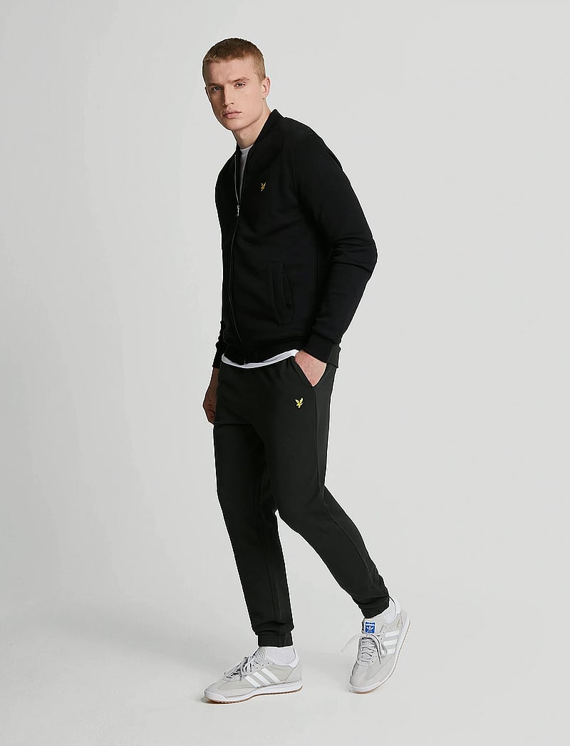 Lyle & Scott - Slim Sweat Pant - sweatpants - jet black - 4