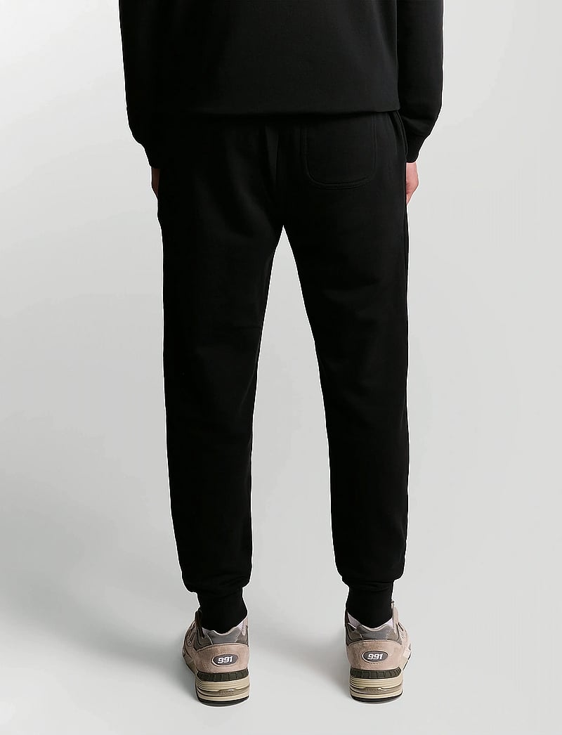 Lyle & Scott - Skinny Sweatpant - joggingbyxor - jet black - 3