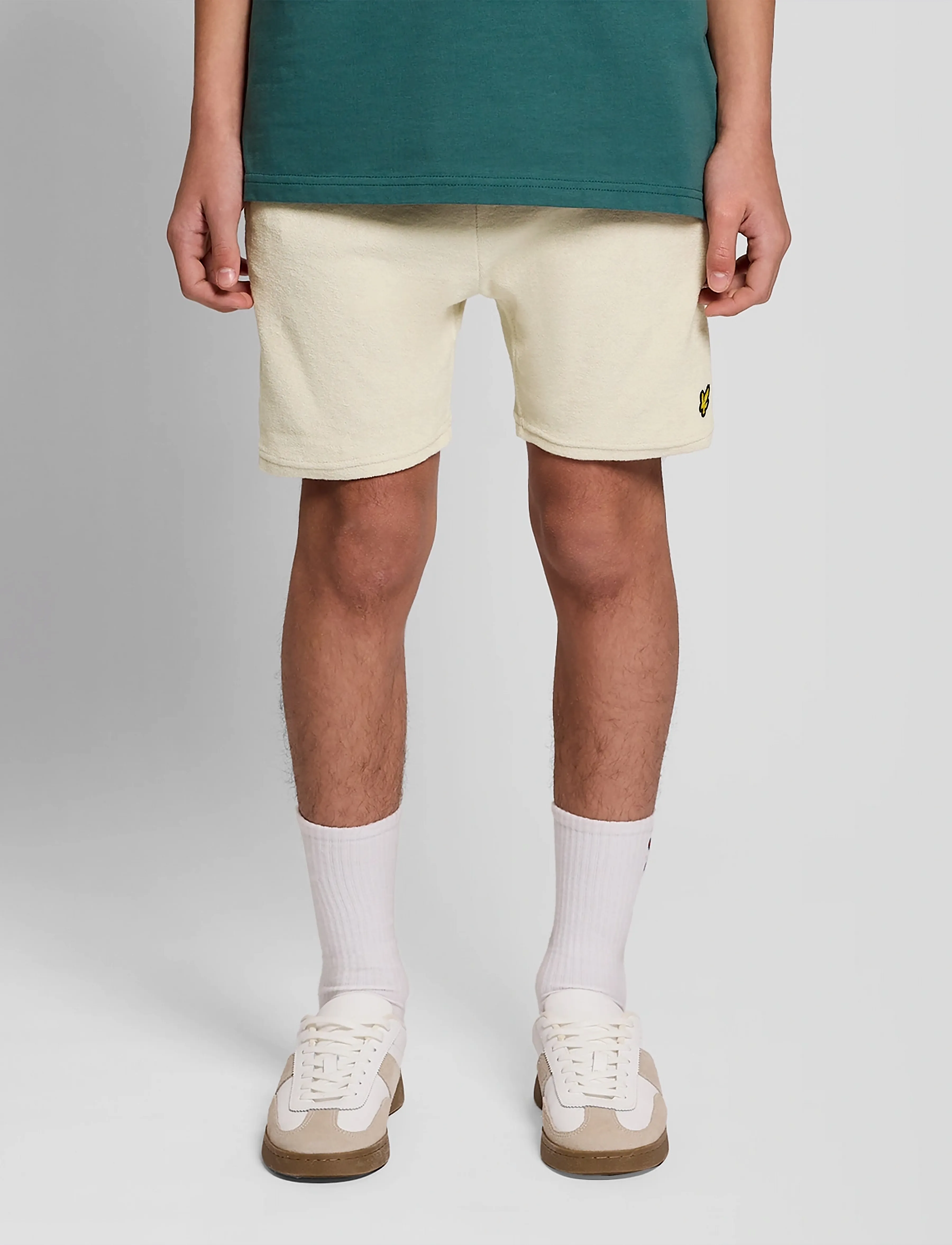 Lyle & Scott Towelling Short - Sweatshorts - W870 COVE / cream