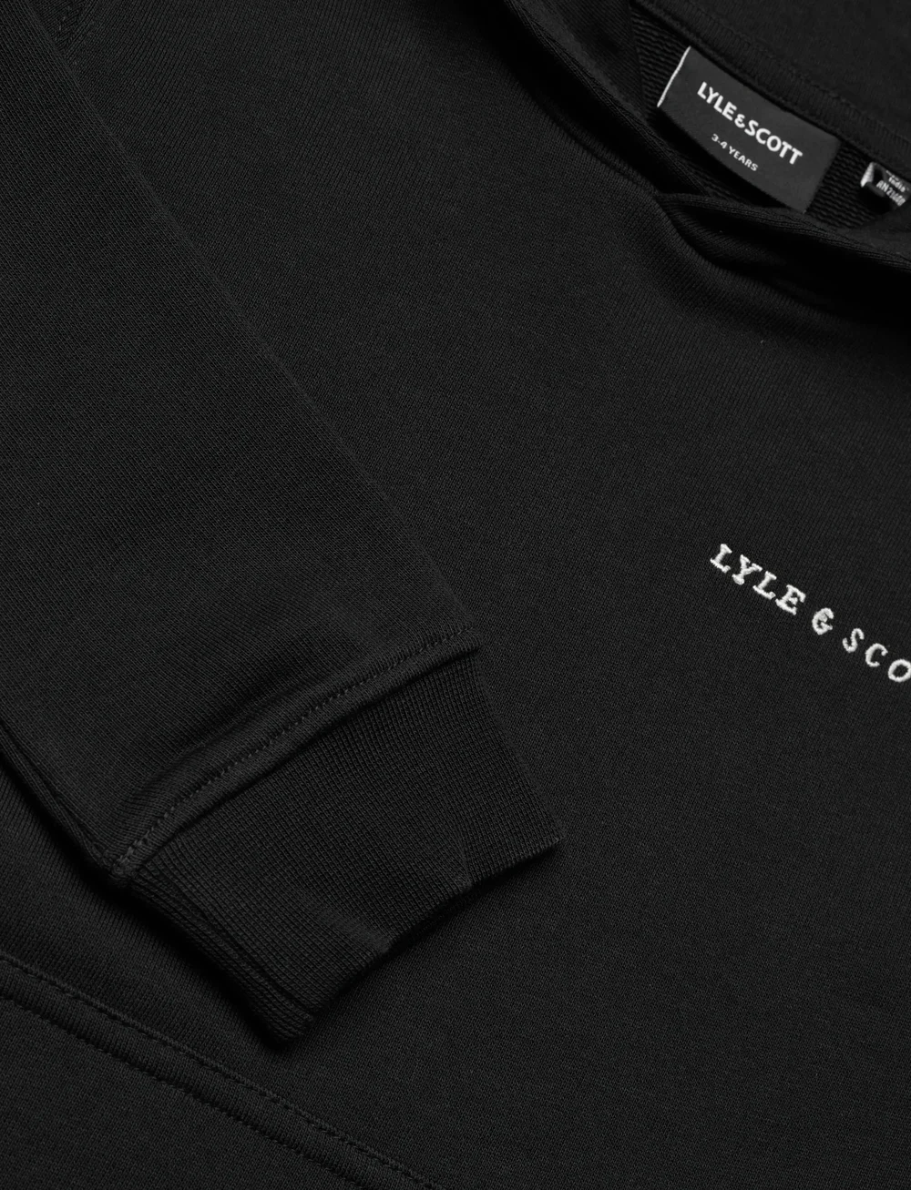 Lyle & Scott - Script Embroidered Hoodie - huvtröjor - z865 jet black - 2