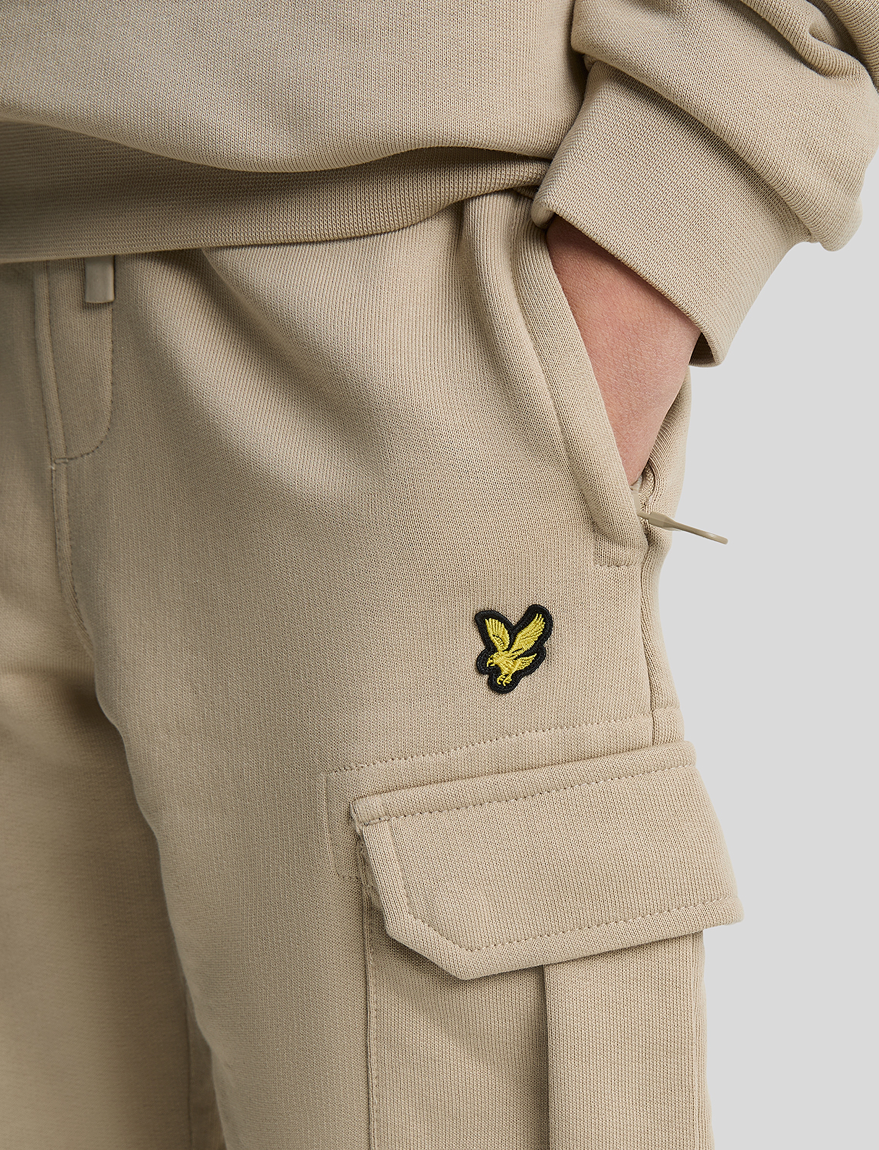 Lyle & Scott - Cargo Sweat Short - z151 stone - 4