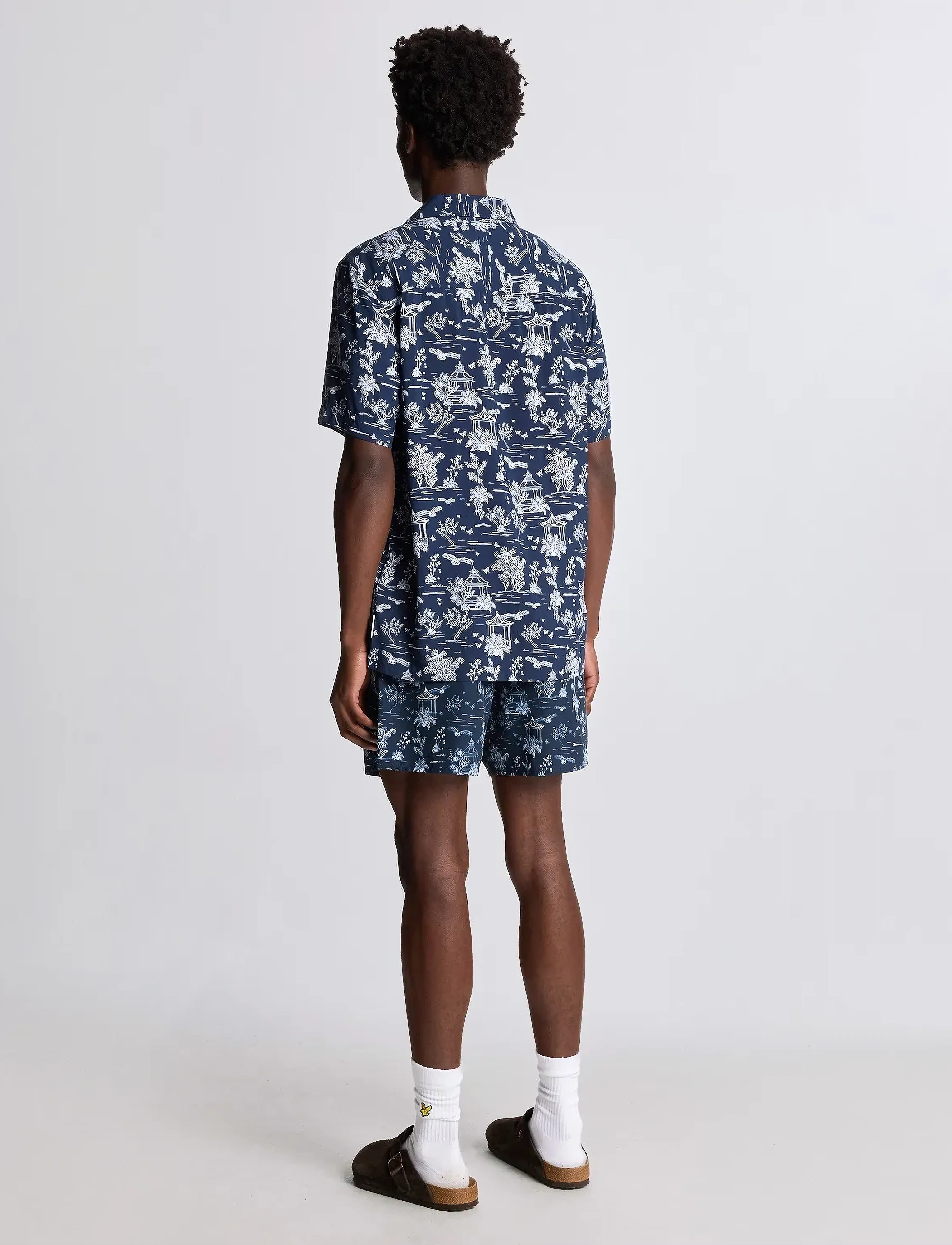 Lyle & Scott - Botanical Garden Print Swimshort - maudymosi šortai - z271 dark navy - 3