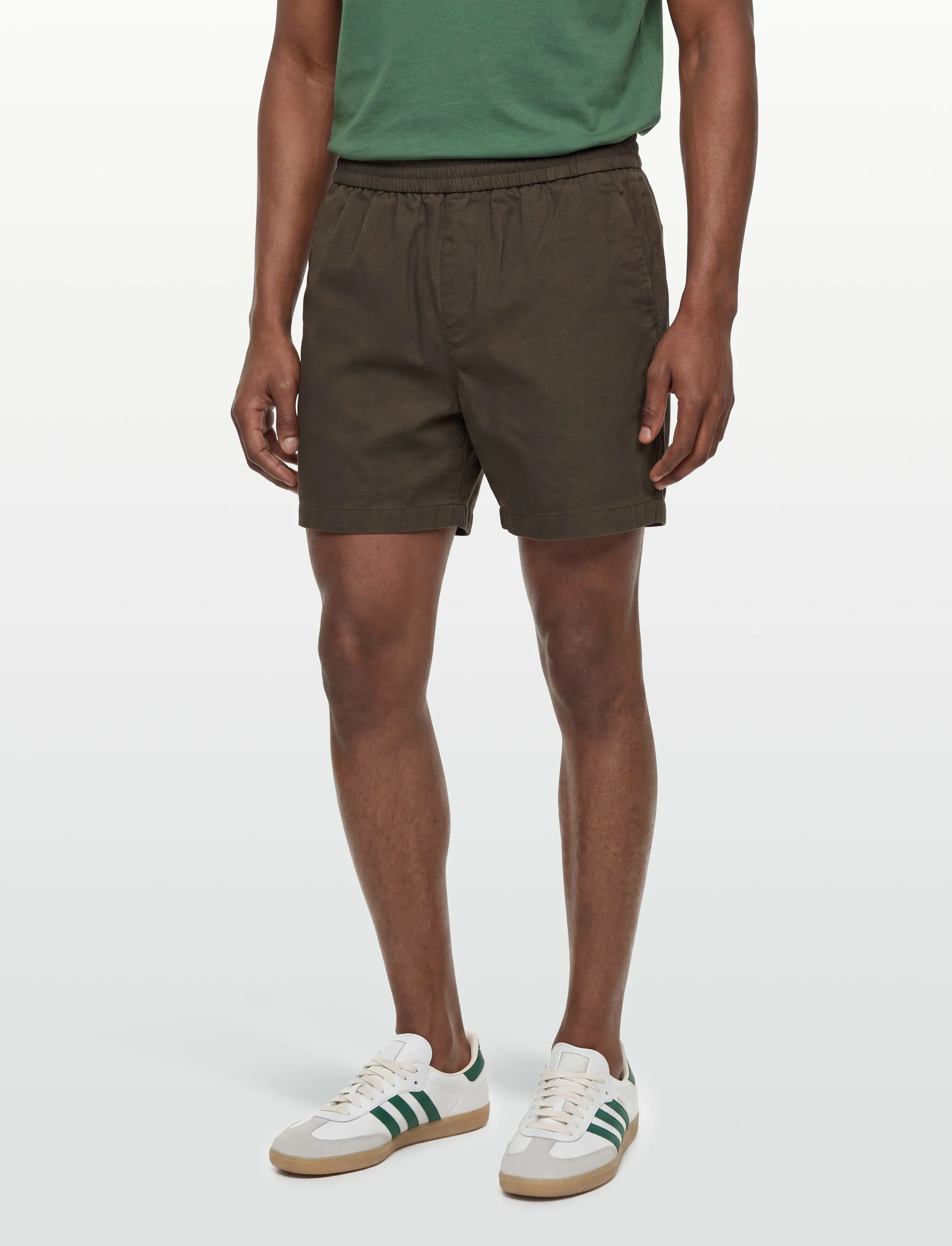 Lyle & Scott - Washed Cotton Short - casual shorts - y118 soft black - 3
