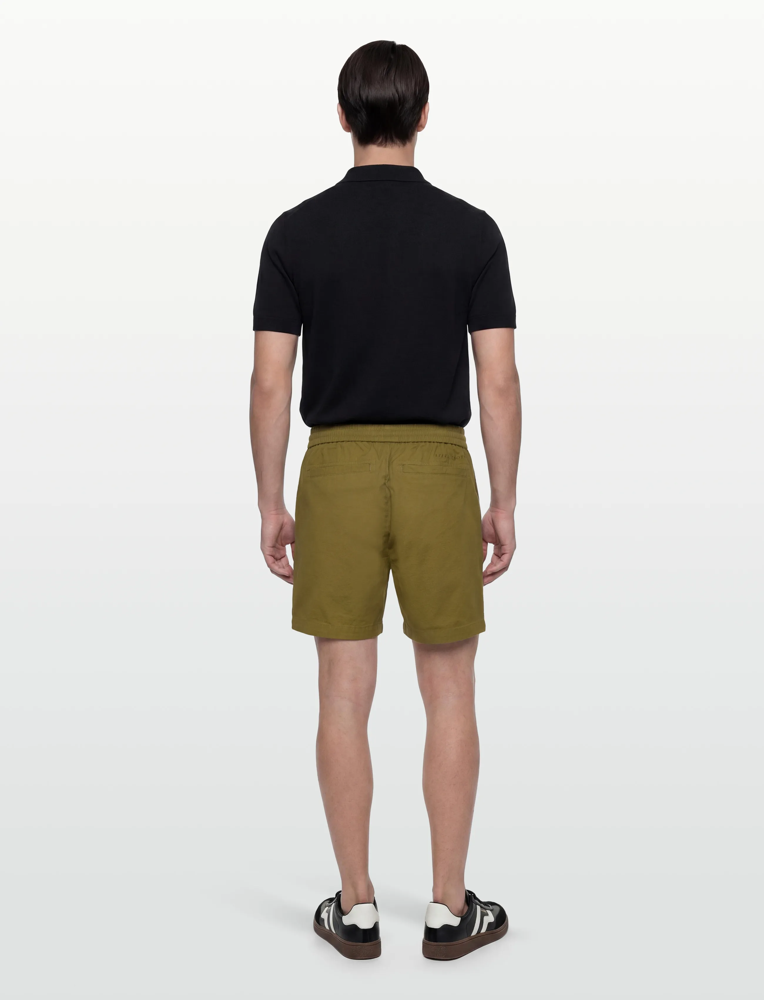 Lyle & Scott - Washed Cotton Short - casual shorts - y127 bright olive - 4