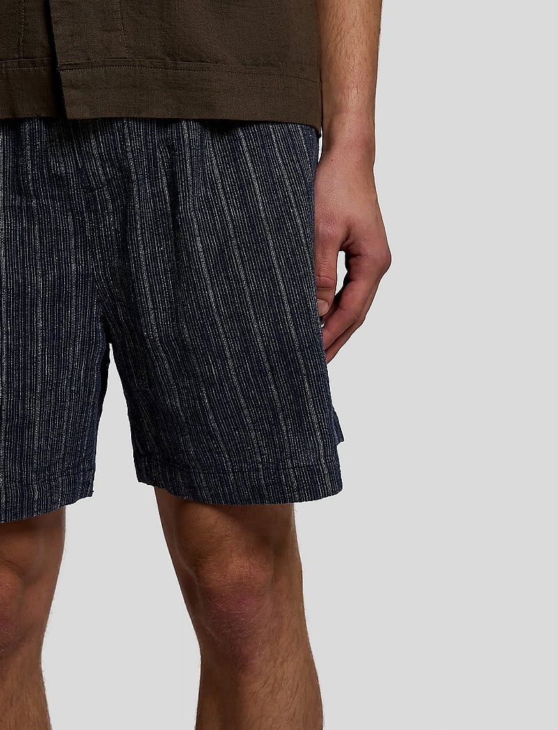 Lyle & Scott - Linen Blend Ticking Stripe Short - linen shorts - dark navy - 5