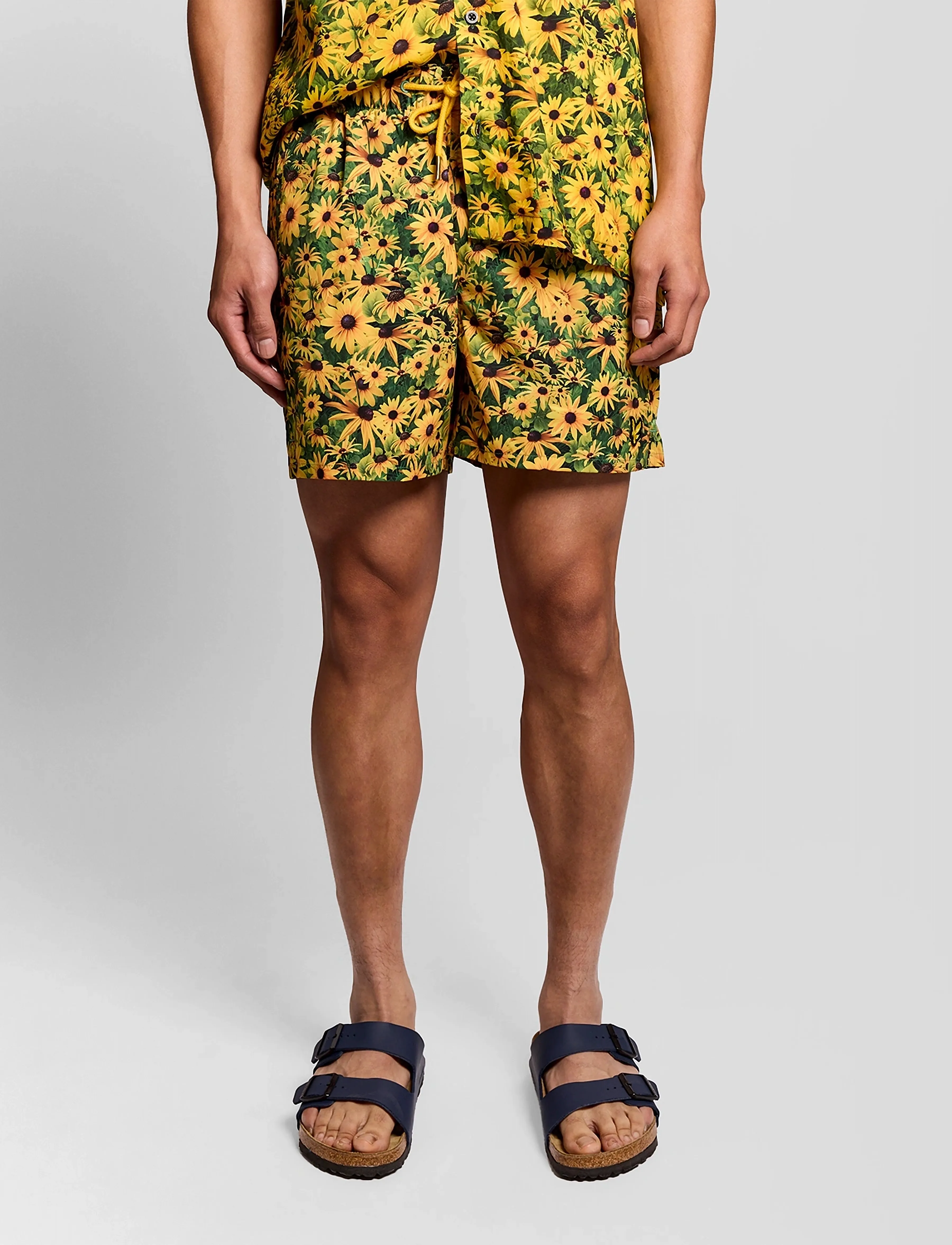 Lyle & Scott - Wild Garden Print Swimshort - badshorts - super yellow - 4