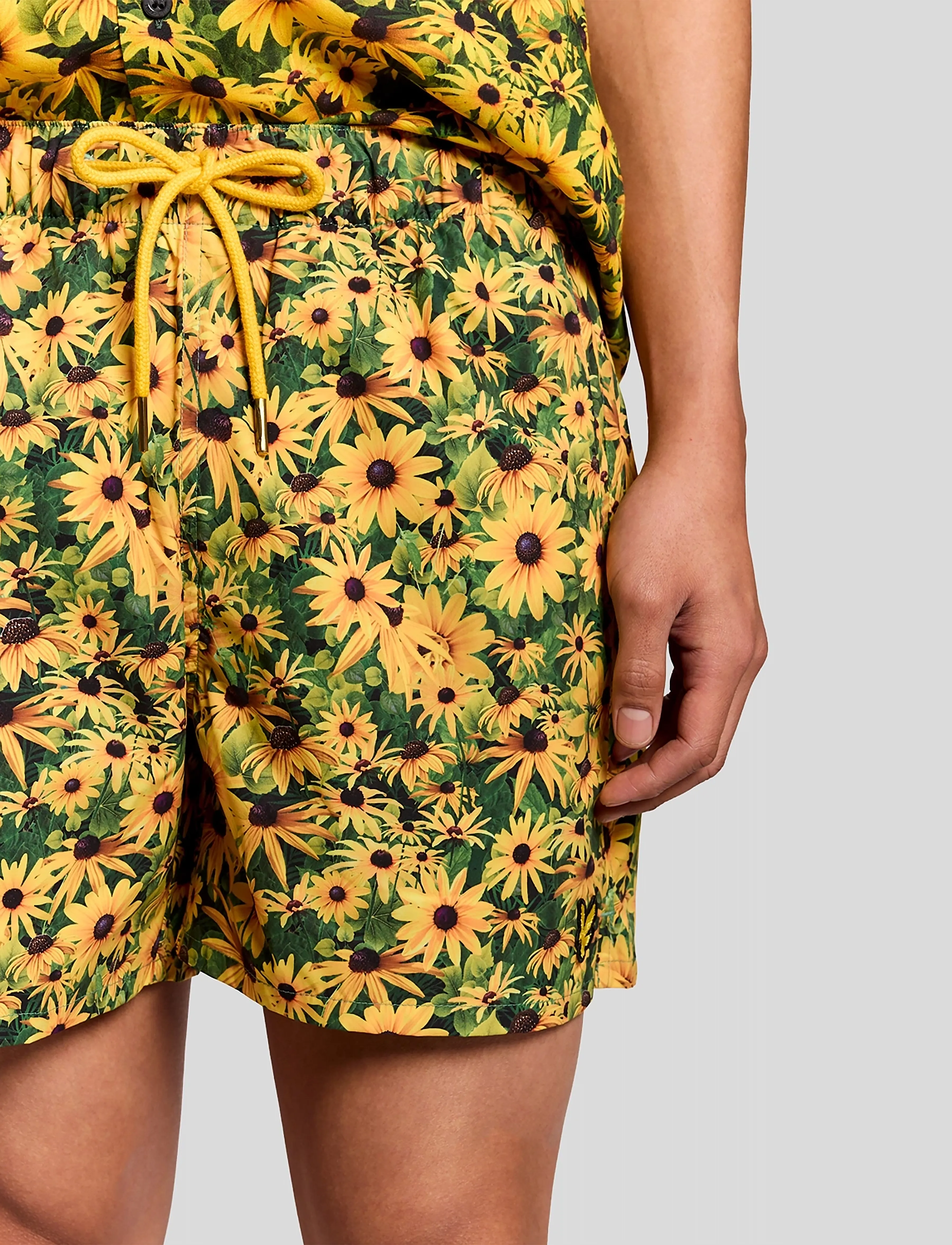 Lyle & Scott - Wild Garden Print Swimshort - badshorts - super yellow - 5