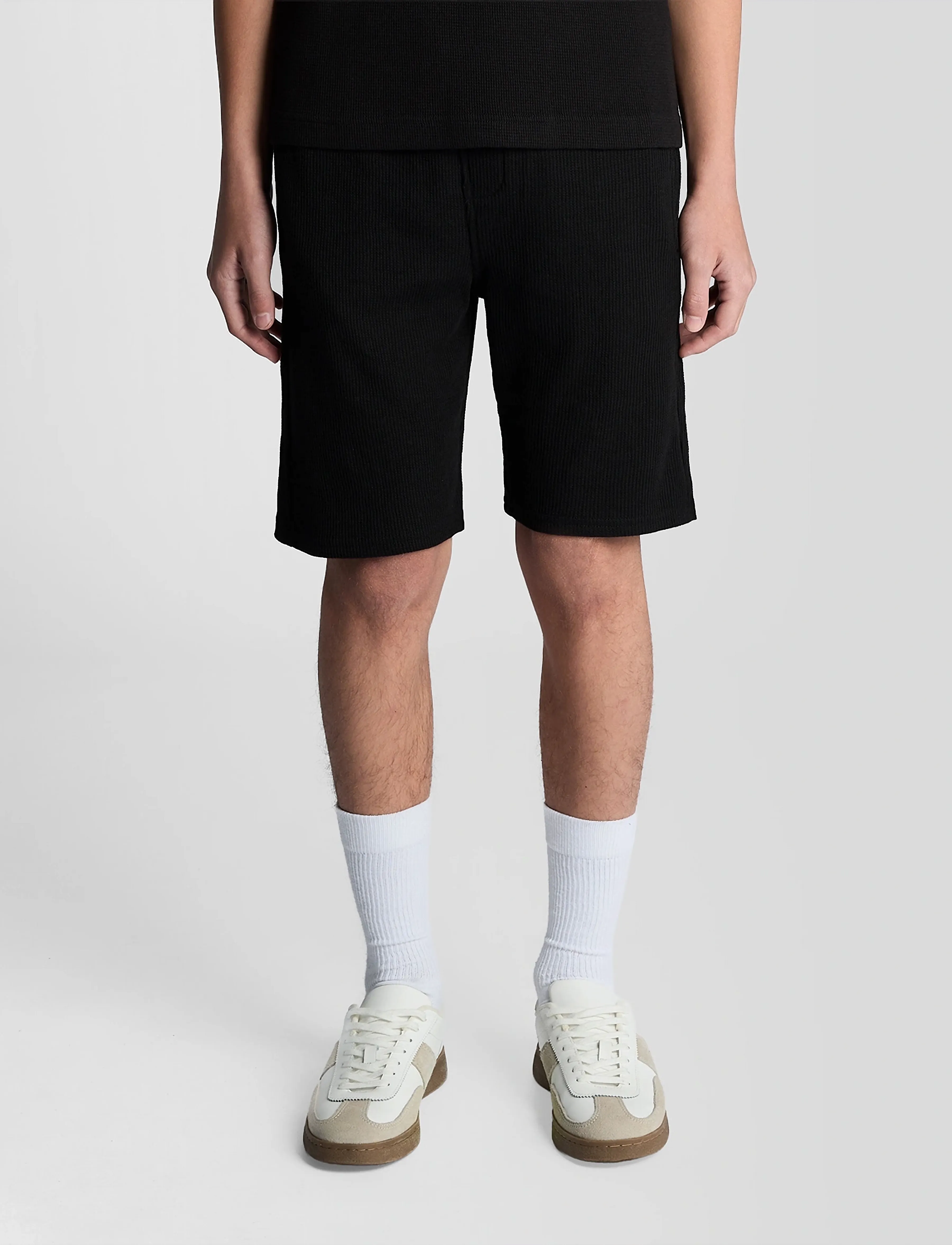 Lyle & Scott Waffle Short - Sweatshorts - Z865 JET BLACK / black