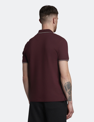 Lyle & Scott - Tipped Polo Shirt - short-sleeved polos - burgundy/ mid grey marl - 4
