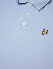 Lyle & Scott - Tipped Polo Shirt - kortærmede poloer - light blue/ dark navy - 6