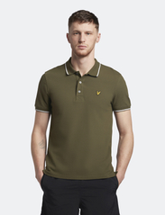 Lyle & Scott - Tipped Polo Shirt - short-sleeved polos - olive/ white - 2