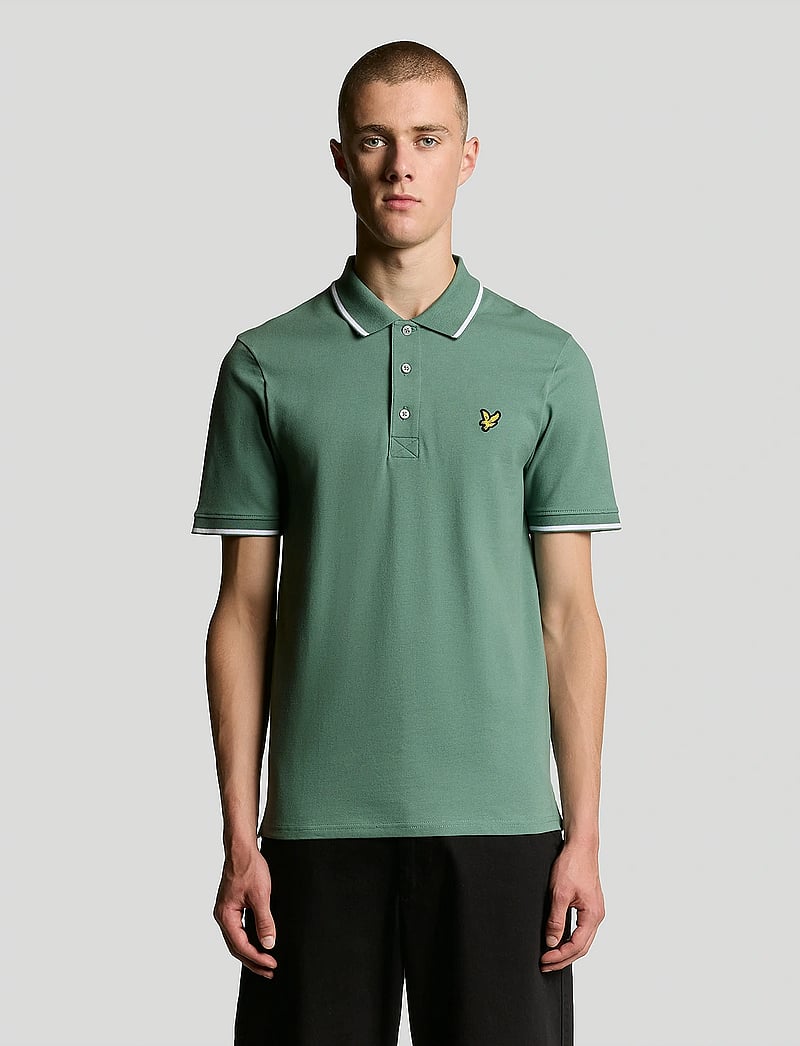 Lyle & Scott - Tipped Polo Shirt - kortærmede poloer - x939 agave green/ white - 0