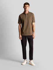 Lyle & Scott - Chunky Slub Polo Shirt - short-sleeved polos - w485 olive - 3