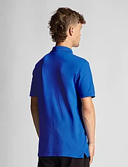 Lyle & Scott - Plain Polo Shirt - lyhythihaiset - bright blue - 3
