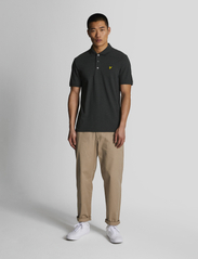 Lyle & Scott - Plain Polo Shirt - polo marškinėliai trumpomis rankovėmis - charcoal marl - 4