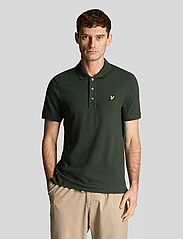 Lyle & Scott - Plain Polo Shirt - kortærmede poloer - dark green - 2