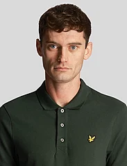 Lyle & Scott - Plain Polo Shirt - kortærmede poloer - dark green - 5