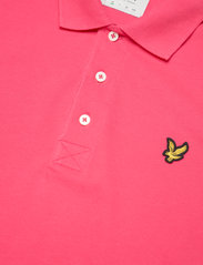 Lyle & Scott - Plain Polo Shirt - kortærmede poloer - electric pink - 2