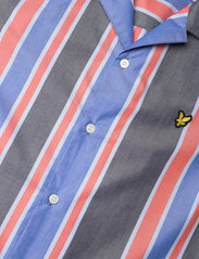 Lyle & Scott - Vertical Stripe Resort Shirt - kurzarmhemden - flyer red/ spring blue - 3