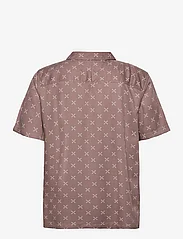 Lyle & Scott - Shuttle Print Revere Collar Shirt - kortärmade skjortor - hutton pink - 1