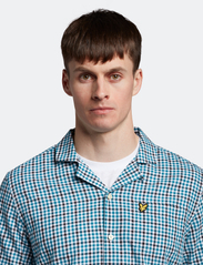 Lyle & Scott - Gingham Revere Collar Shirt - rutiga skjortor - barrack blue - 5