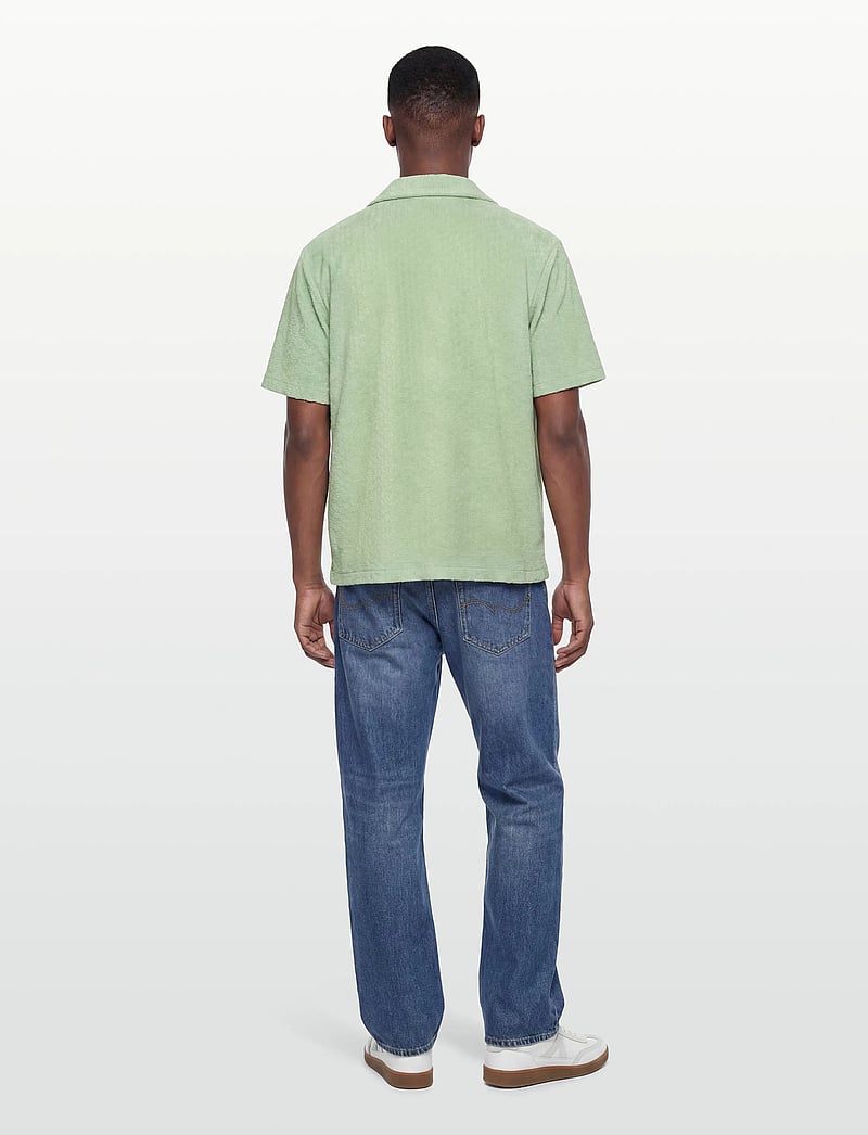 Lyle & Scott - Honeycomb Towelling Resort Shirt - kortærmede skjorter - misty sage - 4