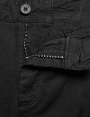 Lyle & Scott - Cargo Trouser - cargo pants - jet black - 3