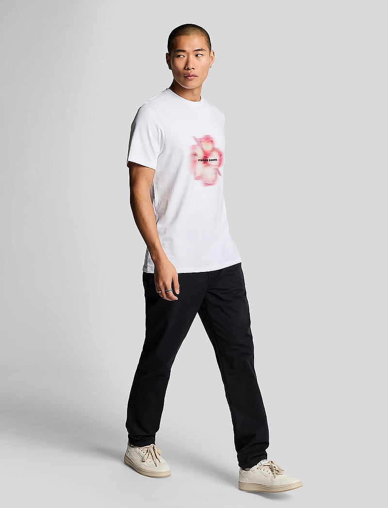 Lyle & Scott - Straight Leg Chino - chinos - z865 jet black - 4