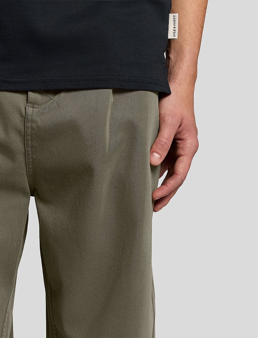 Lyle & Scott - Enzyme Wash Pleated Trouser - freizeithosen - x569 khaki ash - 3